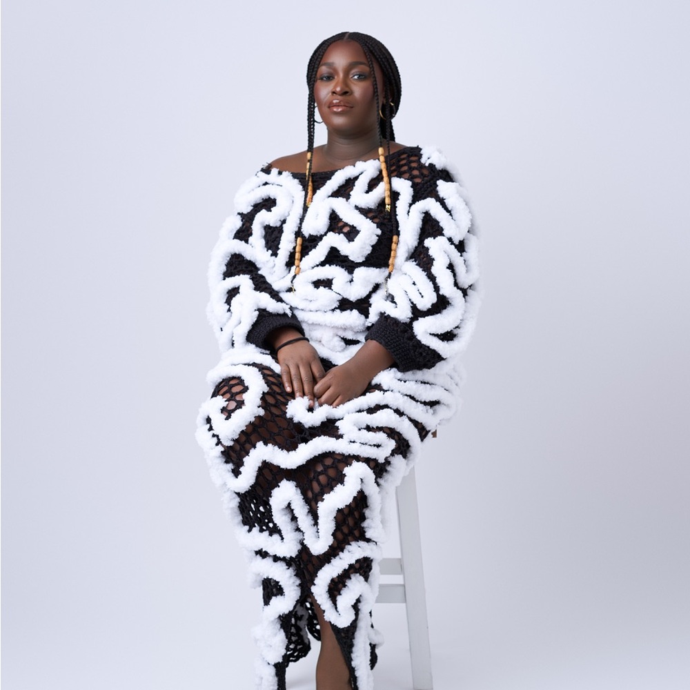 Hand-Knitted Sculptural Long Dress – Black & White Textured Artwear – Size 14 - Picture 3 of 3